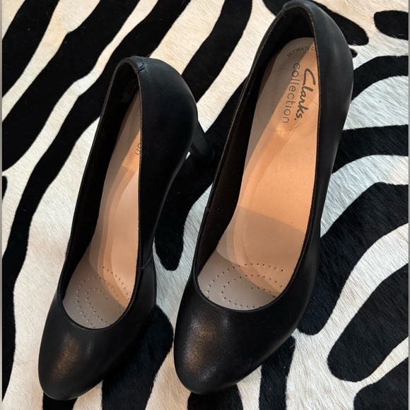 Clarks Shoes - NWOB Clarks Black Leather Classic Pump - Women's 9 1/2